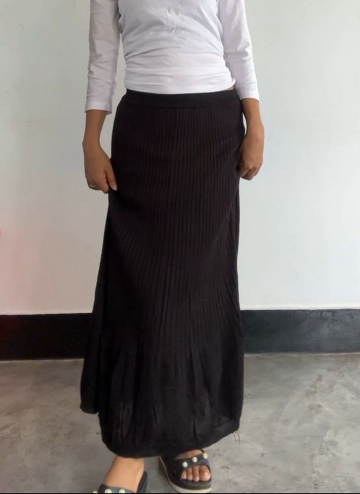 Black Ribbed MIDI Skirt