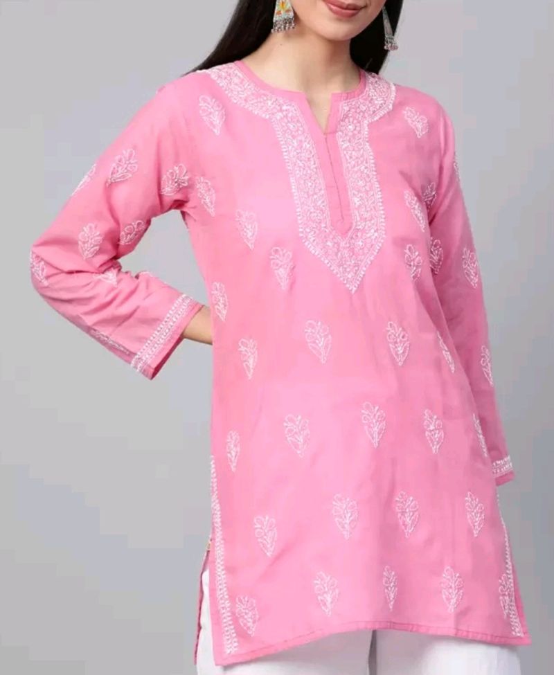 Chikankari Kurti 🌸