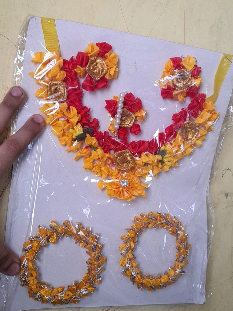 Yellow Colour Flower Set