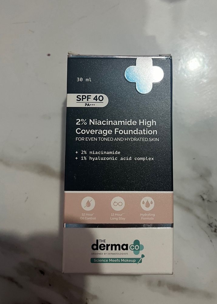 The DermaCo 2 % NiacinimideHighcoverage Foundation