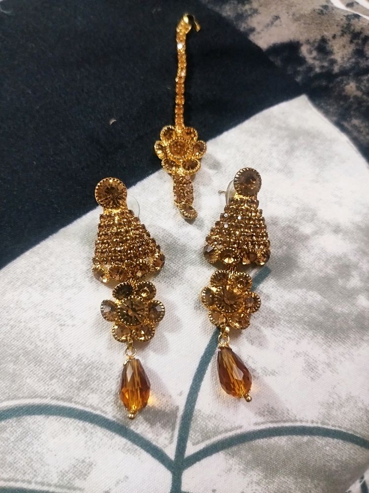 Golden Earrings With Cute Maang Teeka