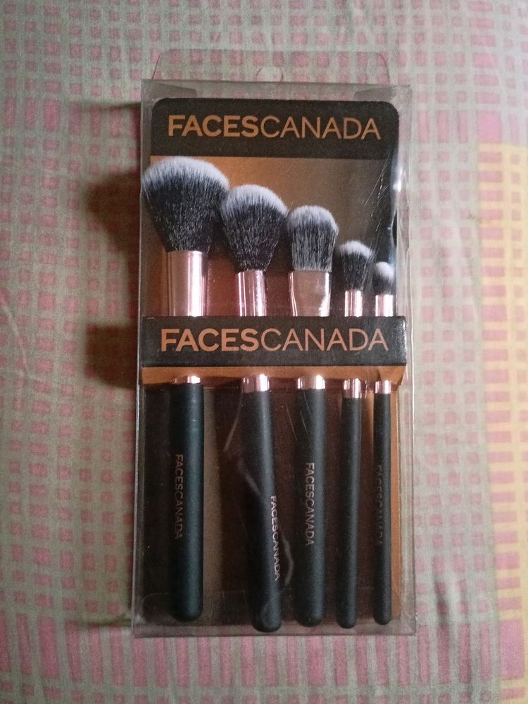 Faces Canada Makeup Brush Set