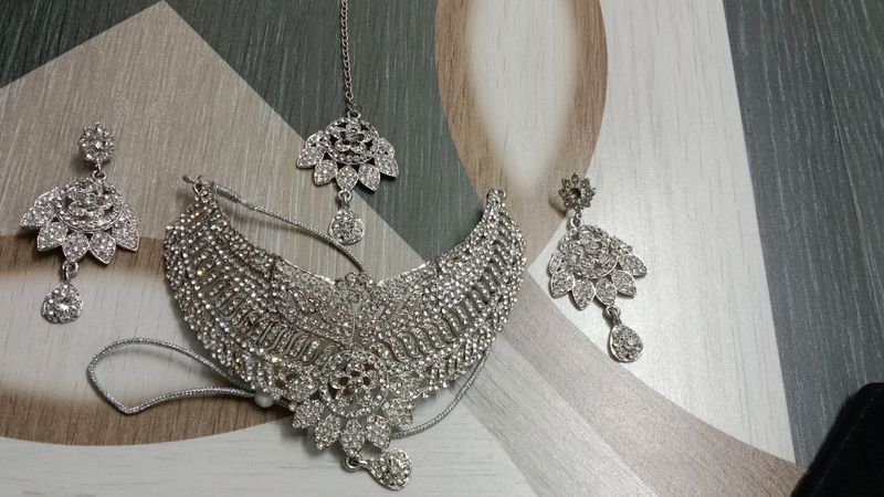 Women's Necklace With Earrings And Maang Tika