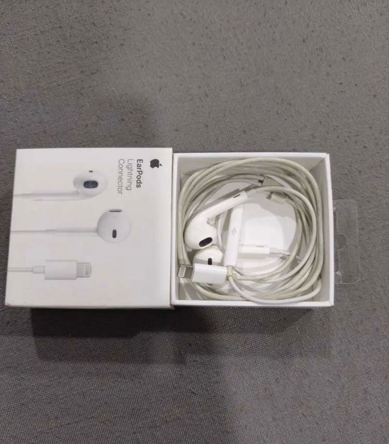 Original Iphone Earpods  Fast Grab 🔥🔥