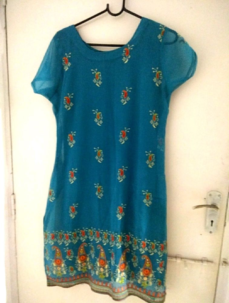 Beautiful Embroidered Salwar Suit