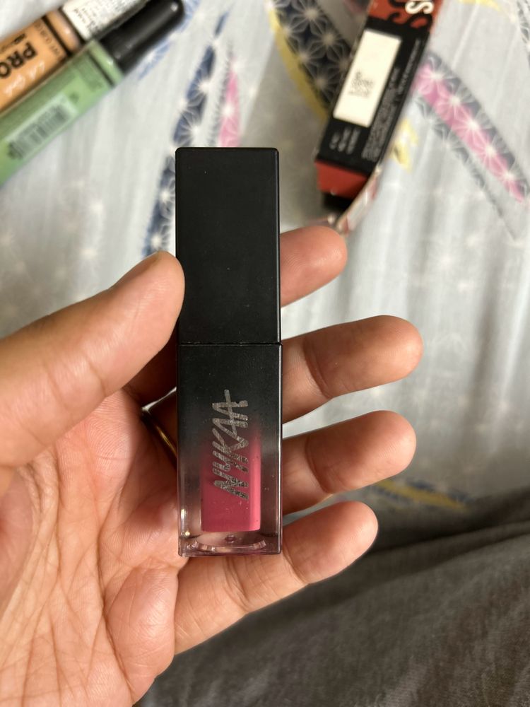 Nykaa Demi matte Lipstick In Shade Squad