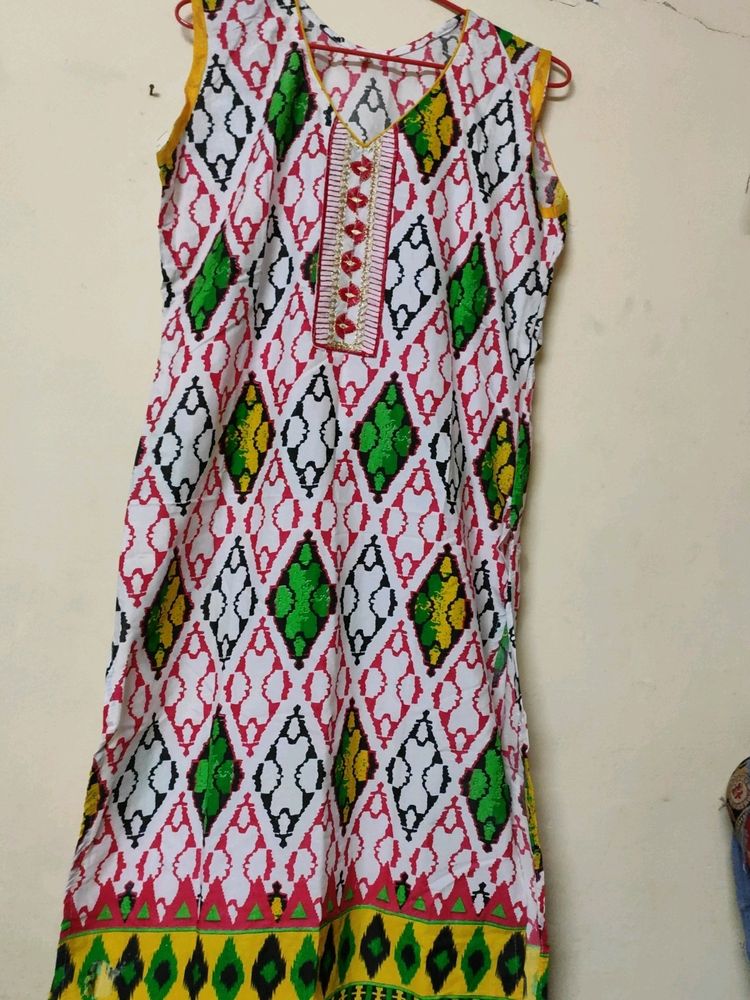 Sleevesless Kurti