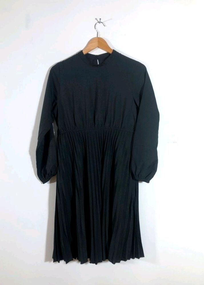 Black Pleated Sassafras Dress