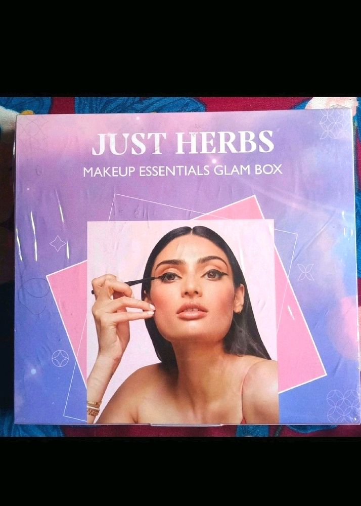 Just Herbs Makeup Glam Kit✨