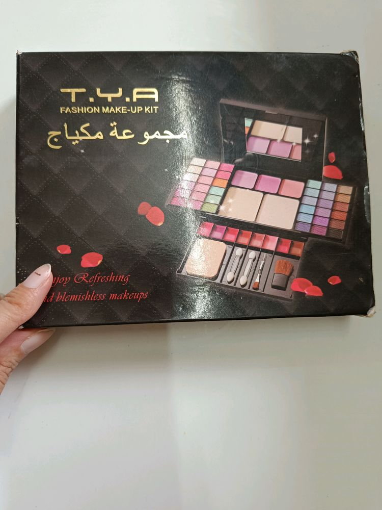 TYA  Fashion Makeup Kit, Free Gift 🎁 Too