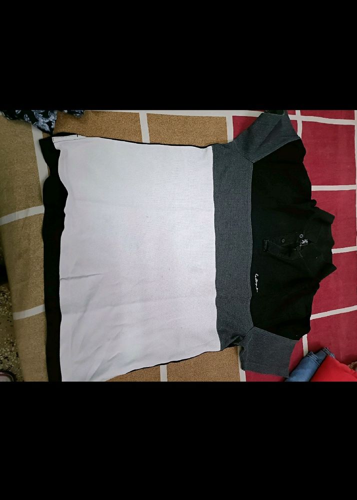 Red Tape Black And White T Shirt In L Size