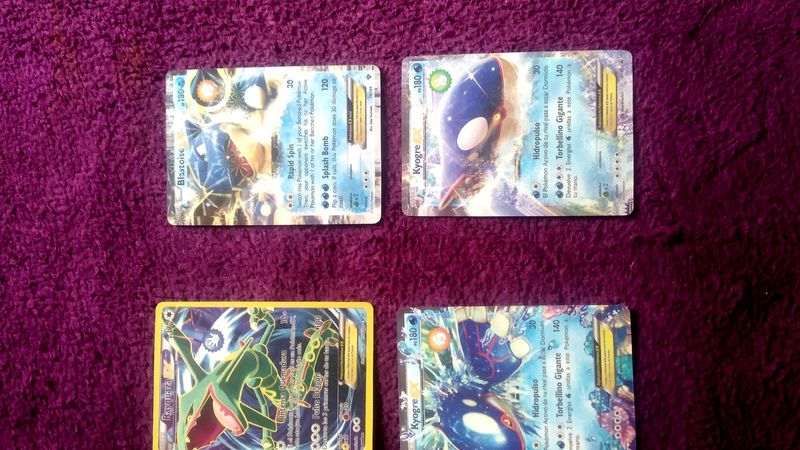 24 Pokemon Carde 4 Cards Are Rare