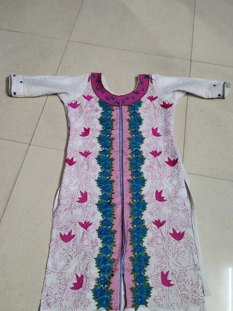 Lovely Embroidery Work Kurti