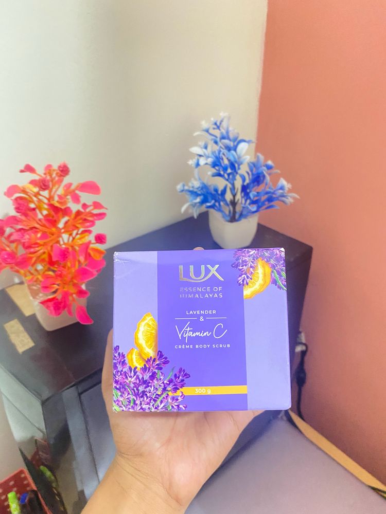 Lux Lavender And Vitamin C Body Scrub