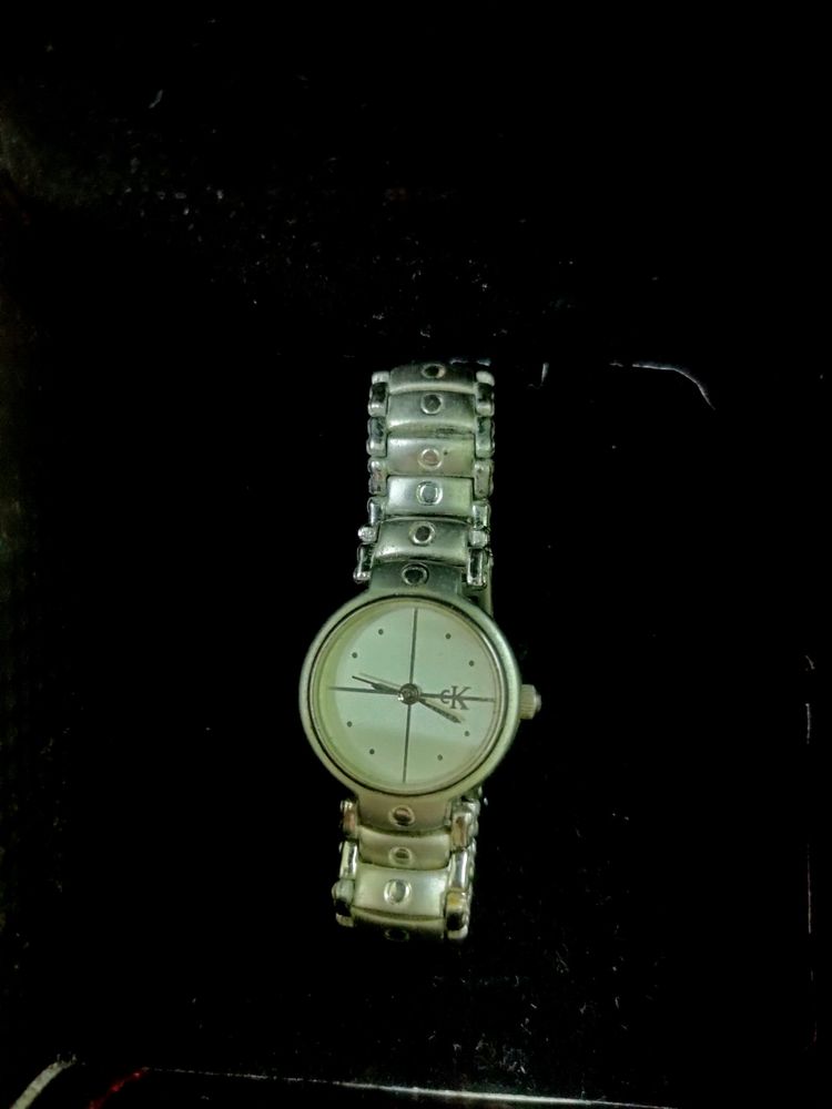 Branded Stylish Silver Watch !