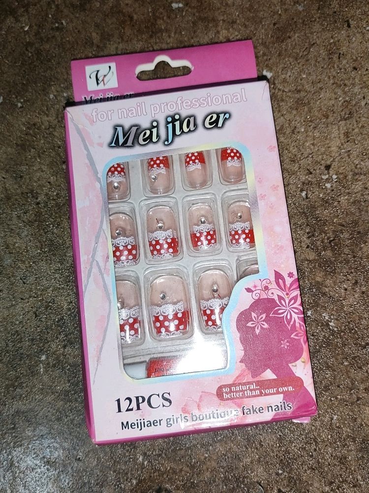 12 Pcs Fake Nails With Glue Tube (Unused)