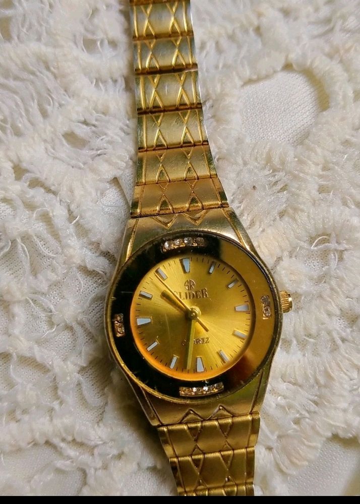 🤩🤩New Golden Watch ⌚ For Women ✨🤩