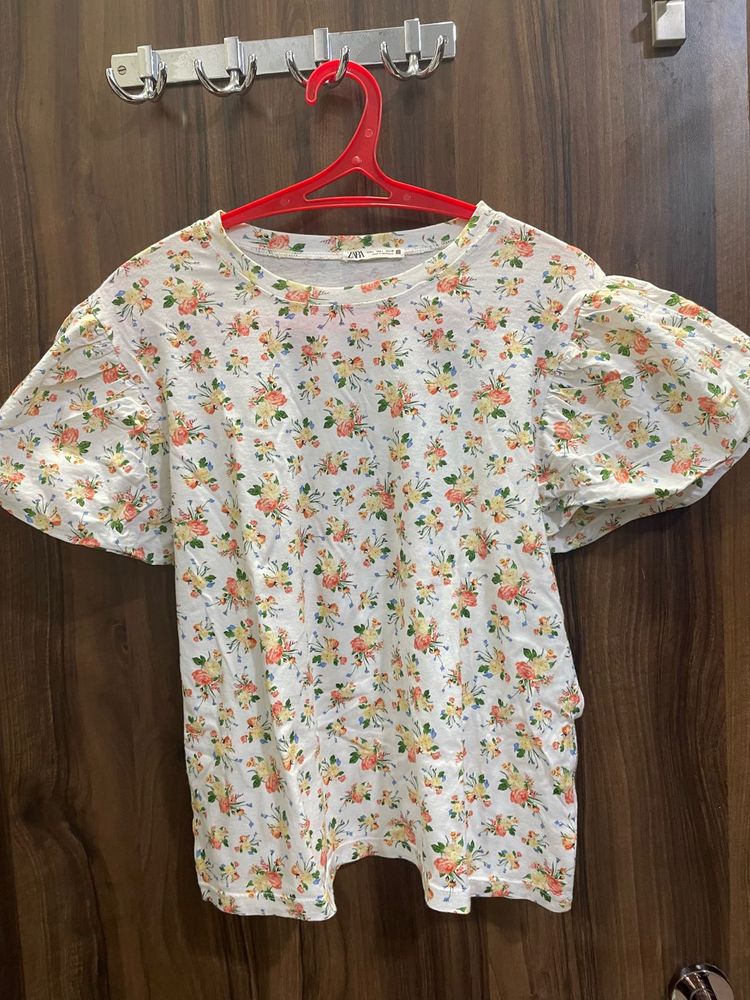 Printed T-shirt With Baloon sleaves