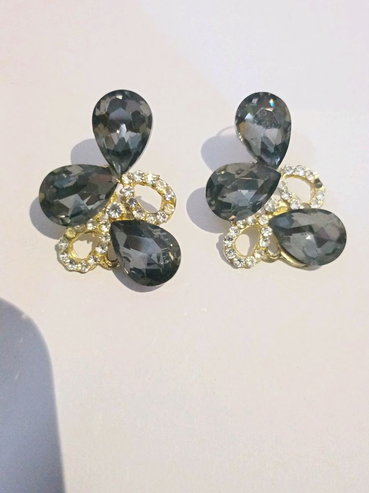 Black Stone Earings