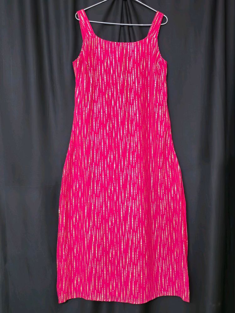 Dark pink kurta in georgette.