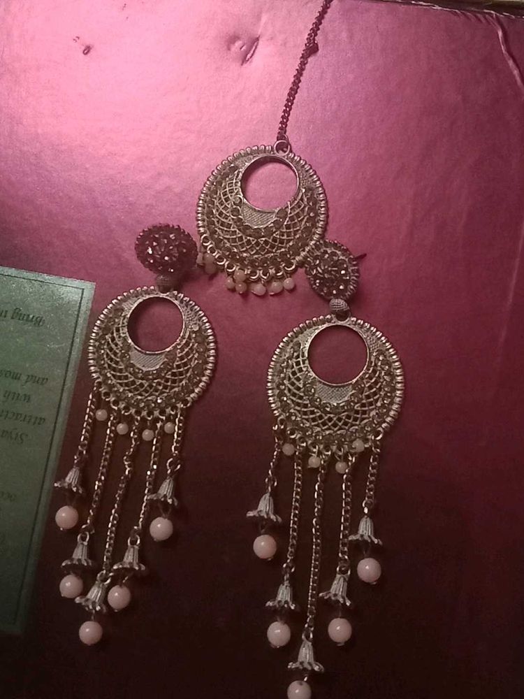 Jhumka With Maang Tikka