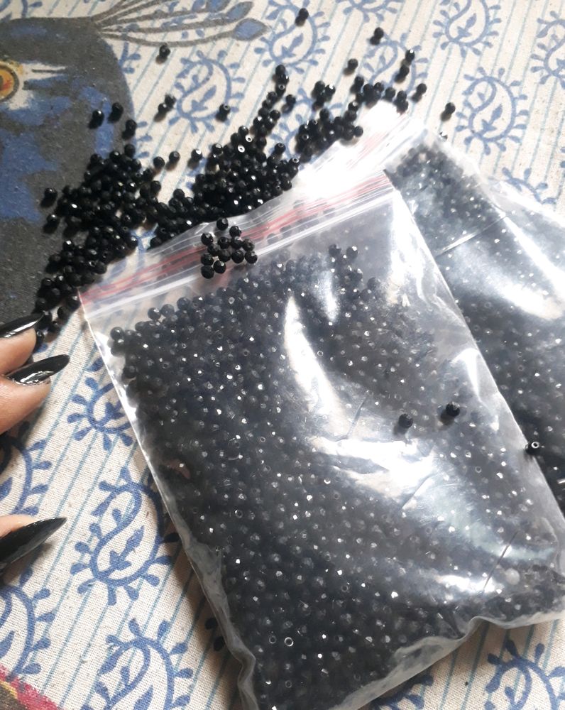 Black Plastic Crystal Small Beads