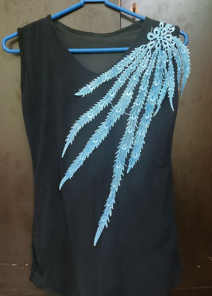 V-neck, Black Sleeveless Top With Blue Design