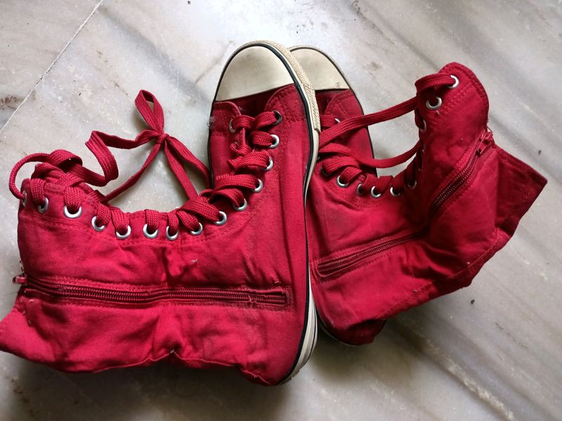 Red Solid Boots For Men