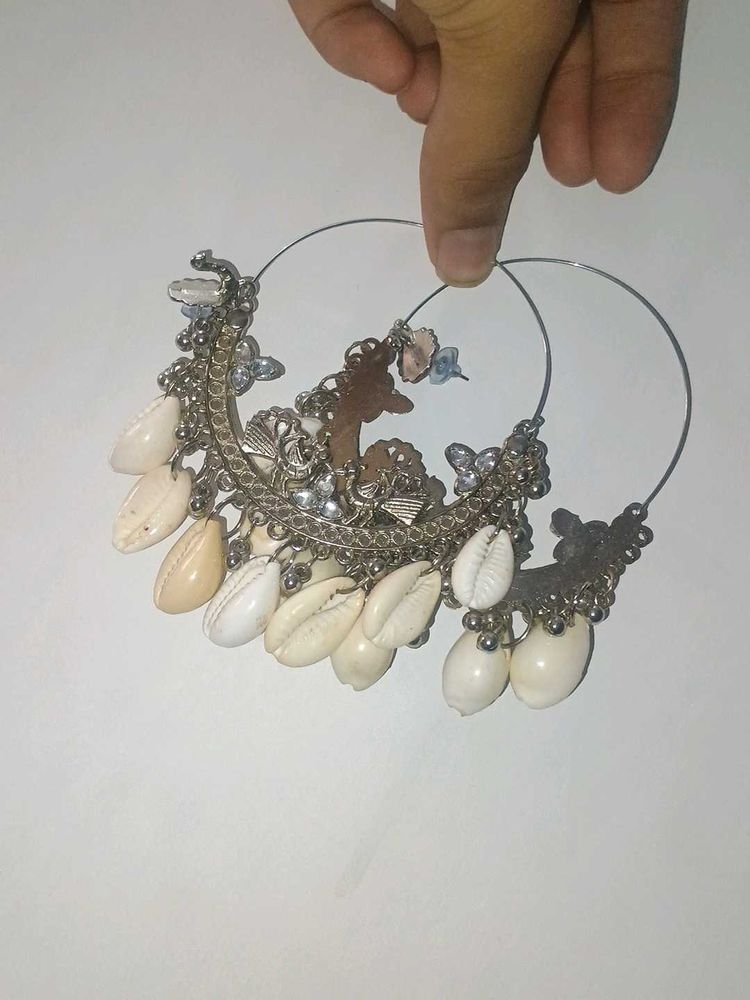 Round Shell Earings