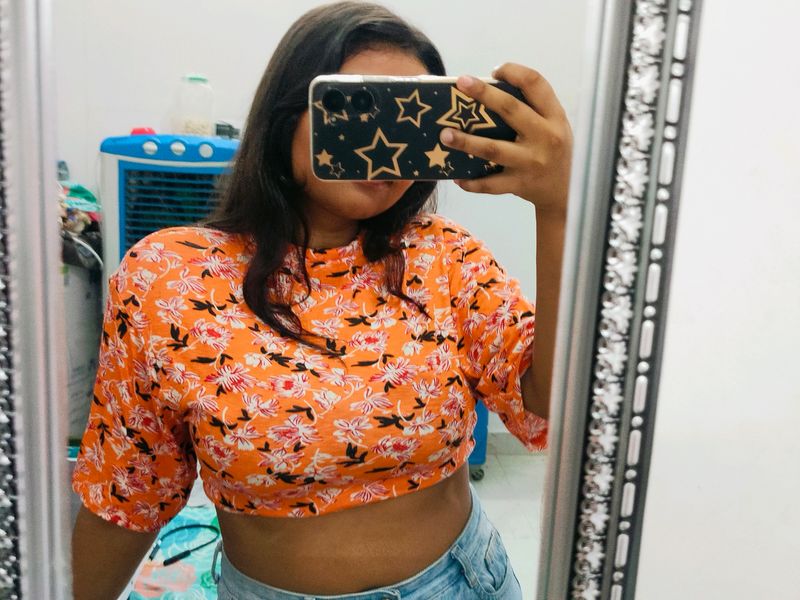 Trendy CropTee🍁(Thrifted)🌷SALE🌷