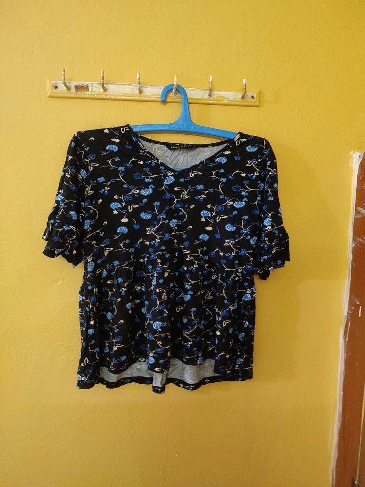 Trendy Floral Stretchable Blue Top