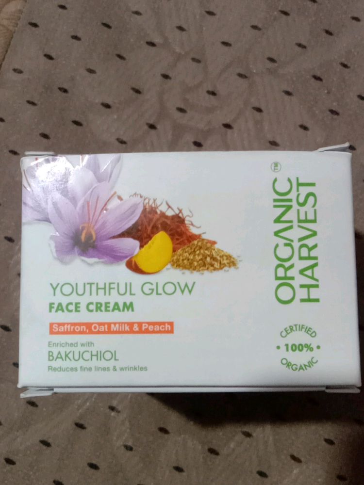 Organic Harvest Youthful Glow Face Cream..Age Redu