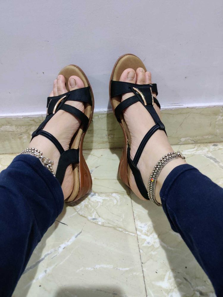 Beautiful Black Sandals New