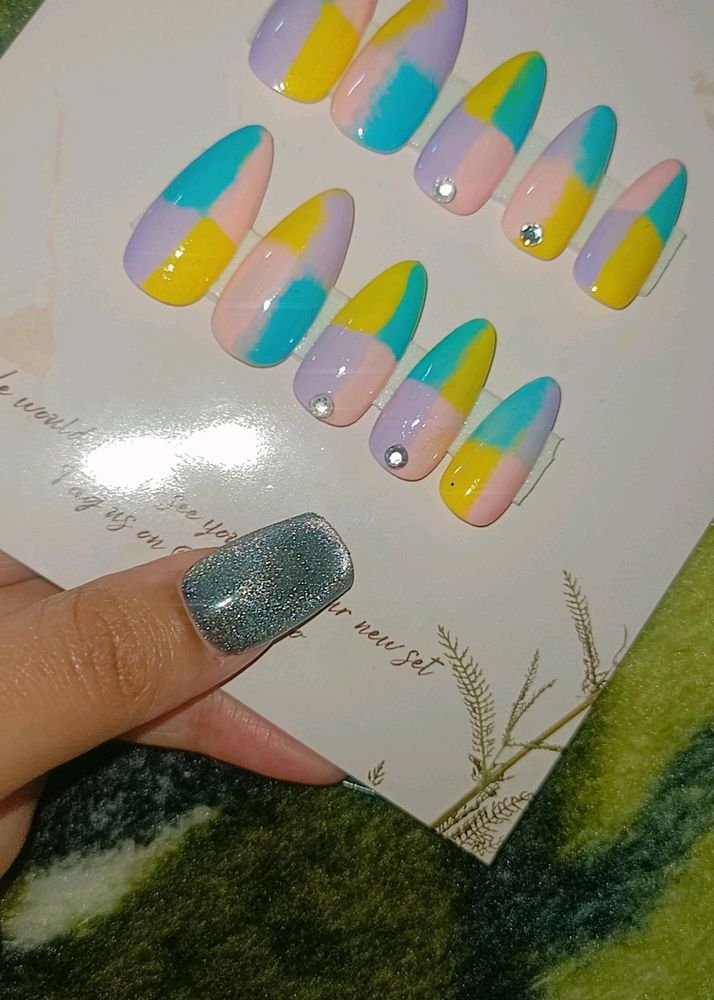 PRESS ON NAILS... MULTI COLOR 🎨