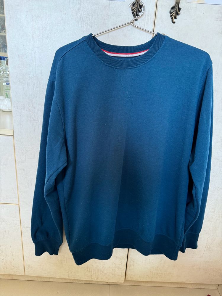 comfy blue oversized sweatshirt