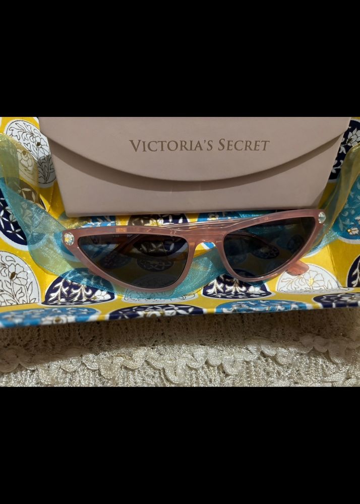 Victoria's Secret Women Cateye Sunglasses withUV P