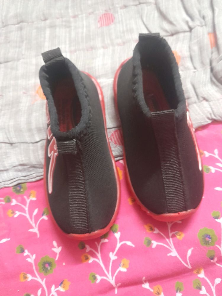 Brand New Unisex Shoes ( Light Wala )