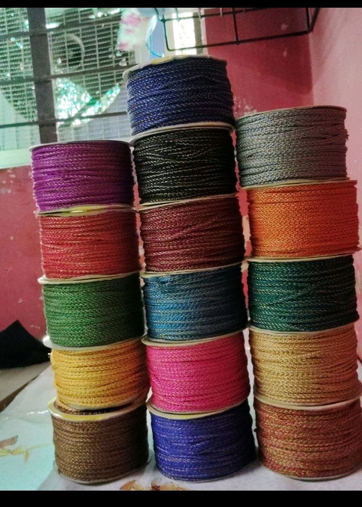 16 Multicolored Dori Set