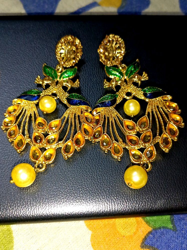 DAZZLING GOLD PEACOCK EARRINGS