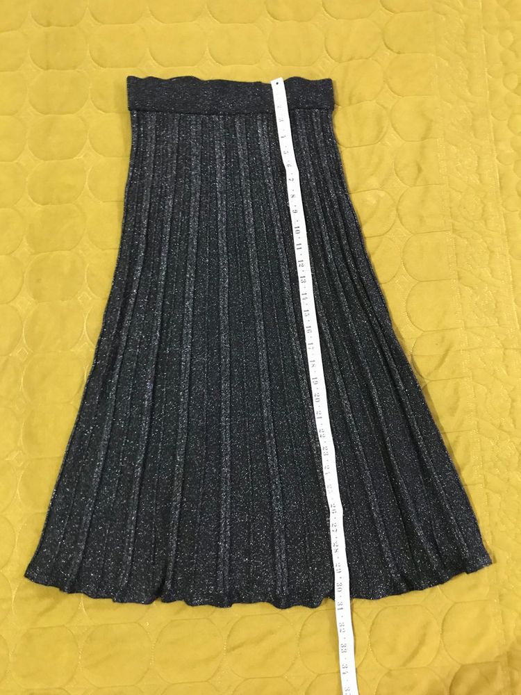 Black With Shimmers Pleated Skirt W30