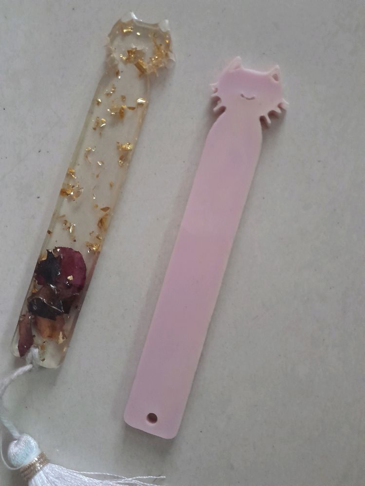 Handmade Resin Cat Shaped Bookmarks.