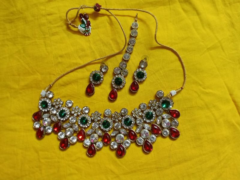 Neckles Set With Bindi N Earing