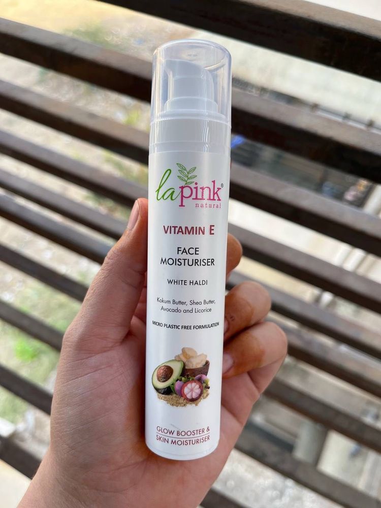 La Pink Vitamin E Face Moisturiser with White Hald