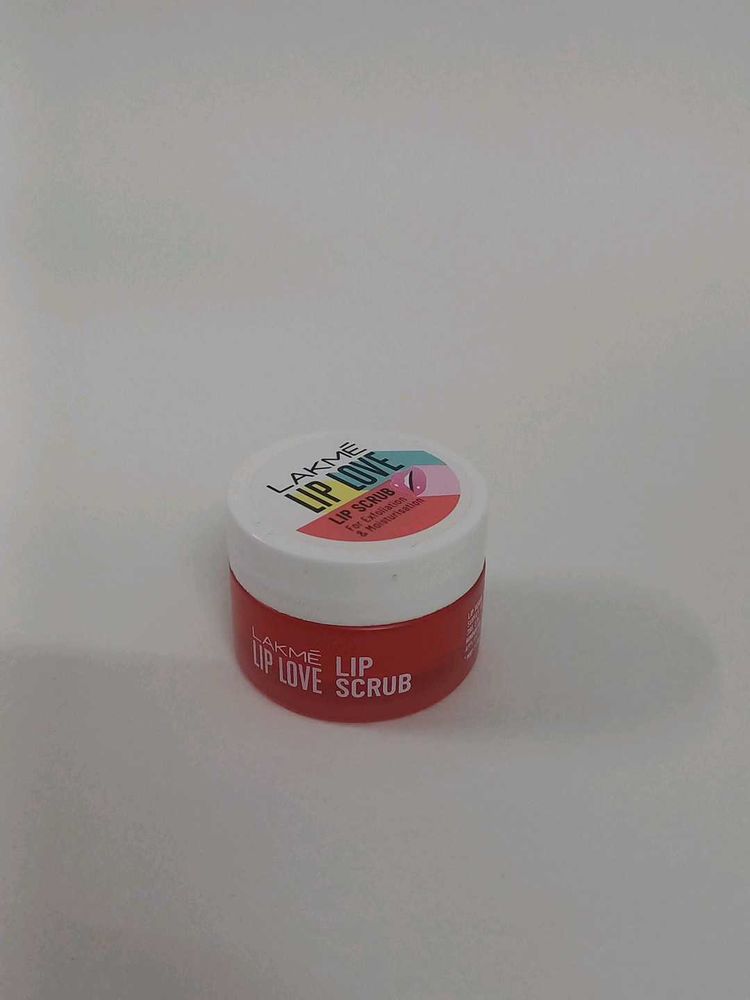 Hydrating & Exfoliating Lip Scrub With Hyaluron