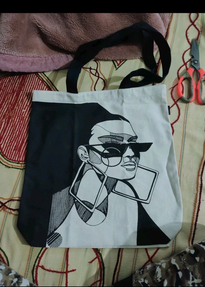 Tote bag