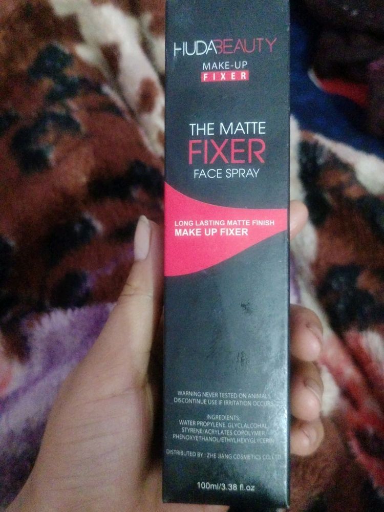 Huda Beauty Makeup Fixer