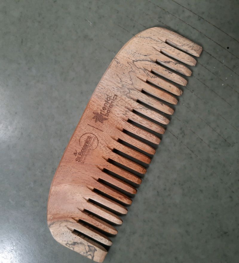 St. Botanica Brand Wooden Neem Comb