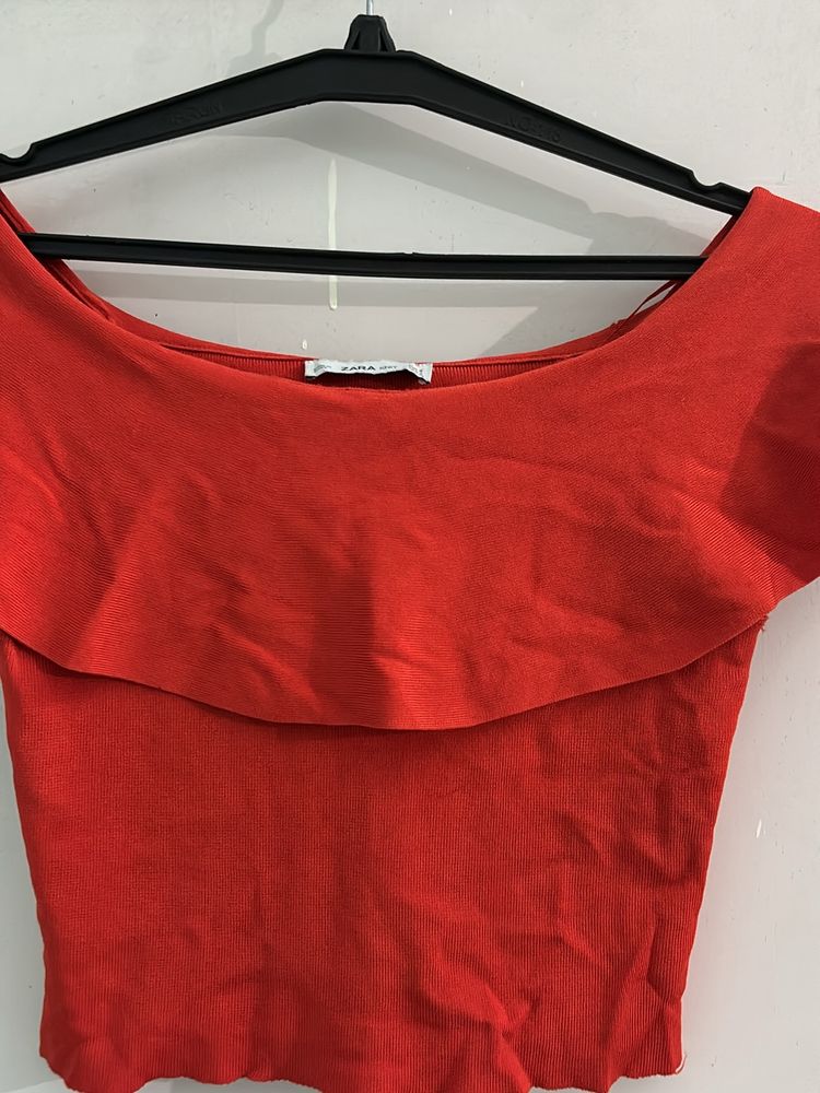 ZARA OFF SHOULDER CREPE TOP