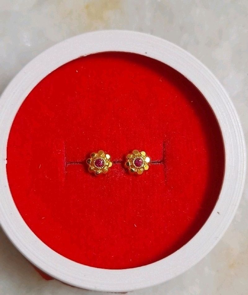 Beautiful New Flower Desine Studs