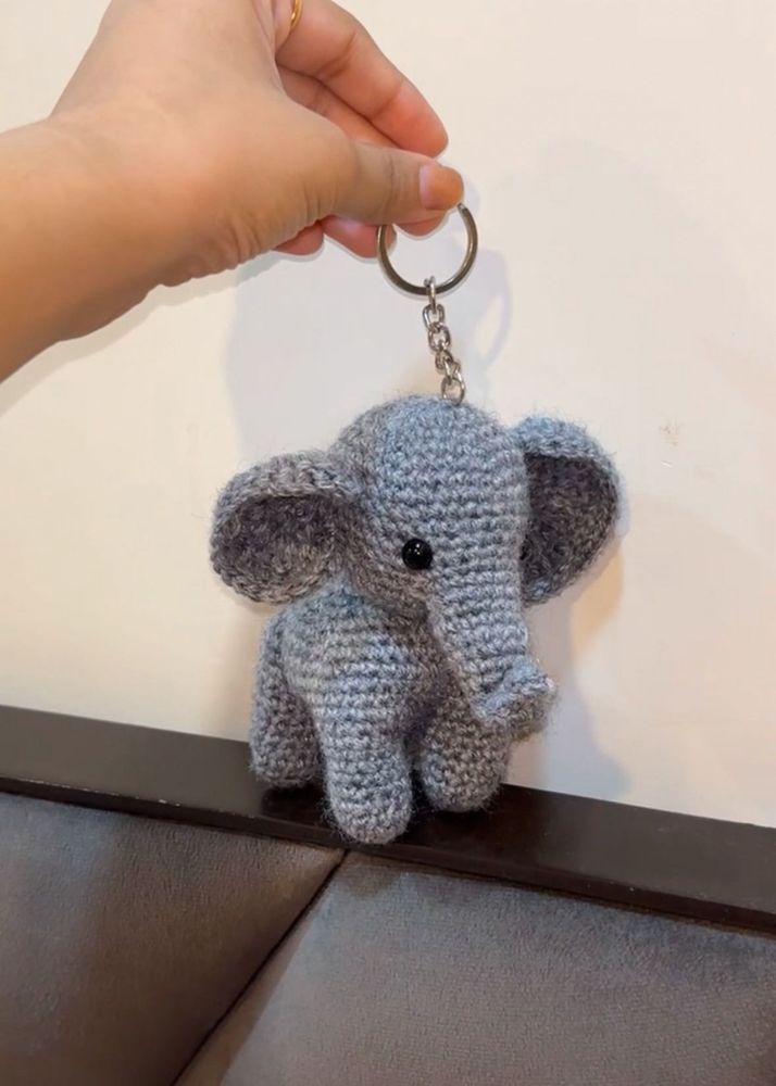 Baby elephant keychain